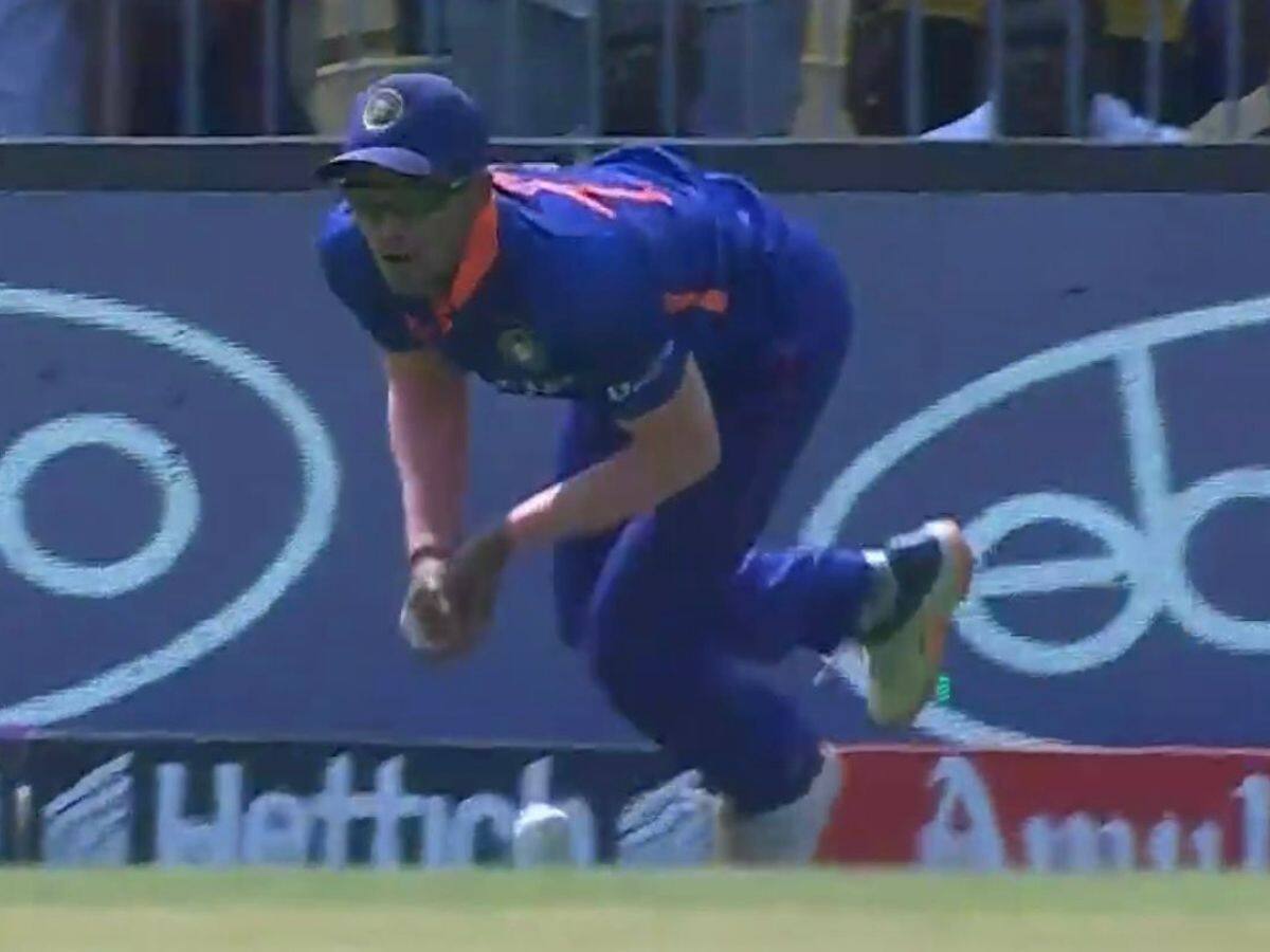 Shubman Gill Drops A Sitter But Kuldeep Yadav Makes Up For It In Same Over | WATCH VIDEO